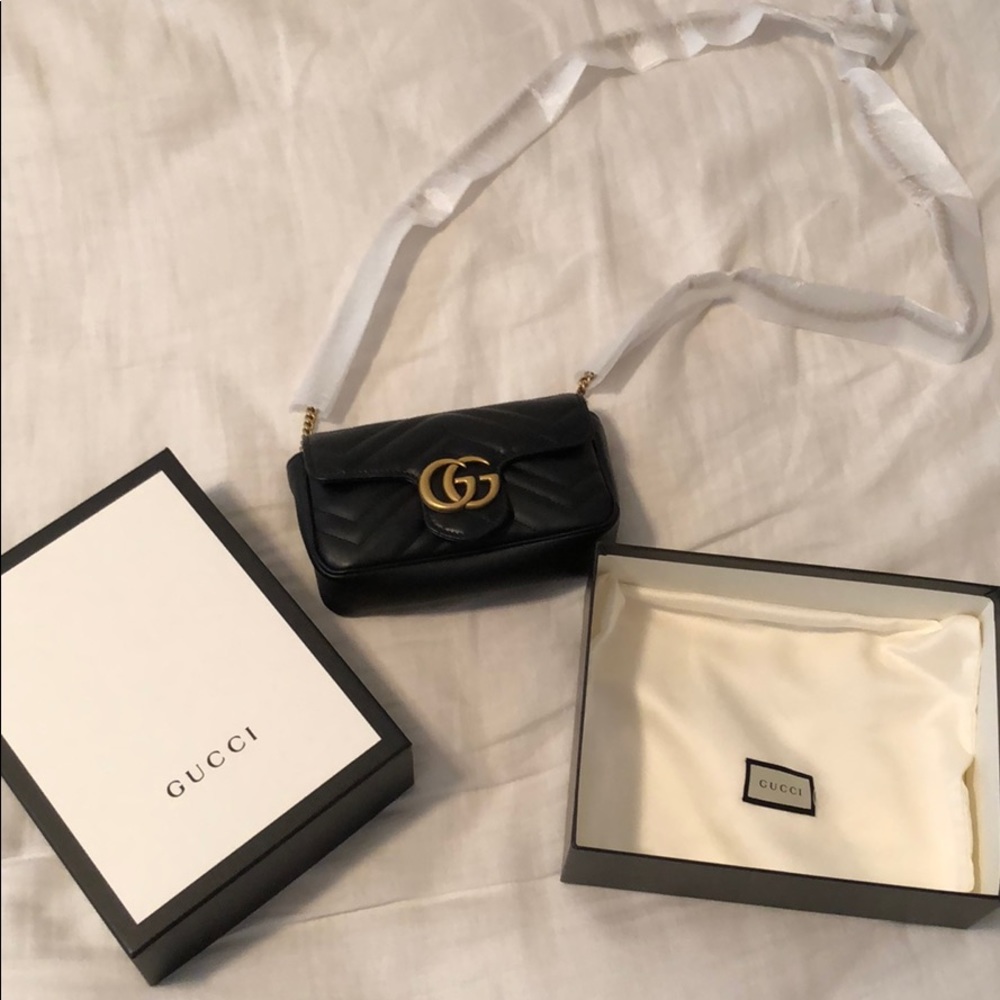 Black gucci supermini bag